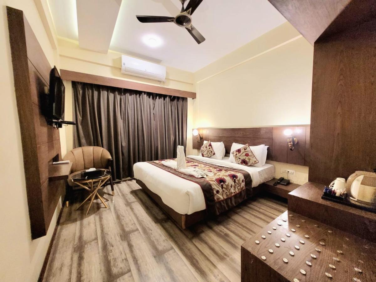 Hotel Green Rooms, Vintage Luxury Near Dal Lake Srinagar  Bagian luar foto