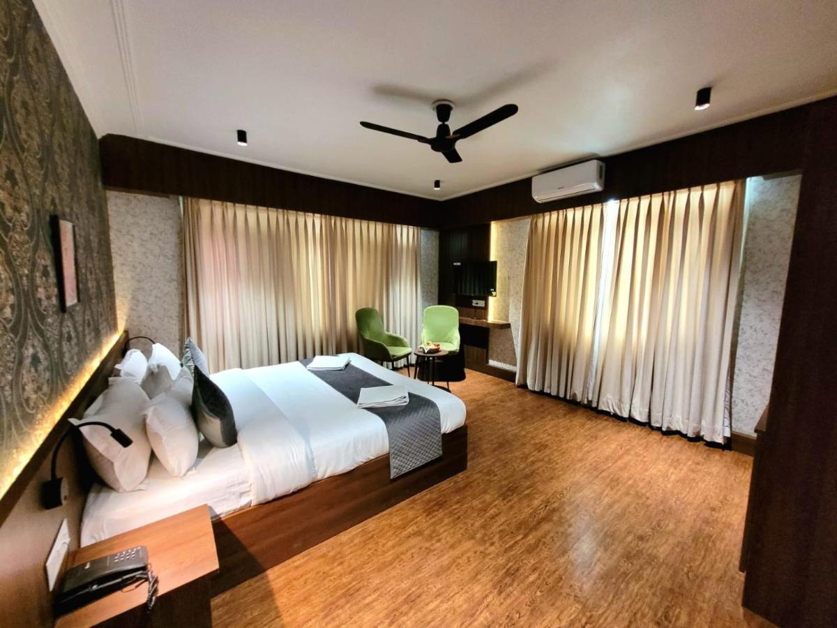 Hotel Green Rooms, Vintage Luxury Near Dal Lake Srinagar  Bagian luar foto