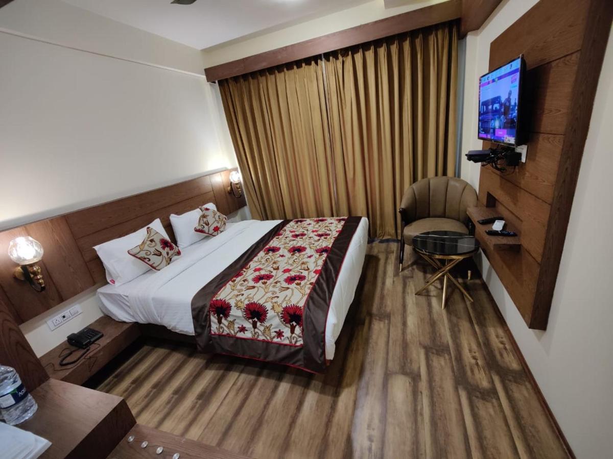 Hotel Green Rooms, Vintage Luxury Near Dal Lake Srinagar  Bagian luar foto