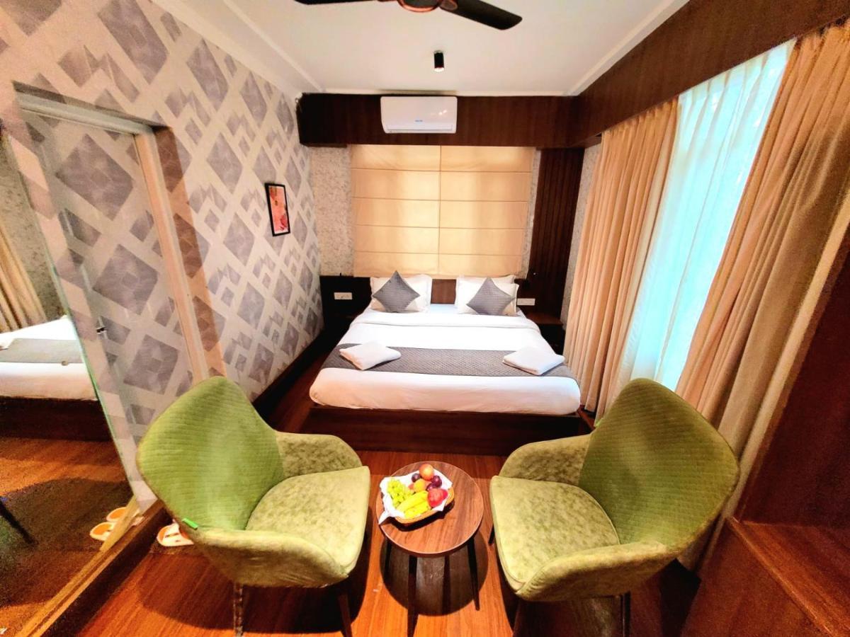 Hotel Green Rooms, Vintage Luxury Near Dal Lake Srinagar  Bagian luar foto