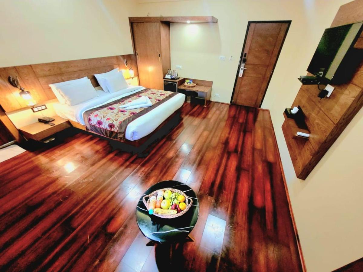 Hotel Green Rooms, Vintage Luxury Near Dal Lake Srinagar  Bagian luar foto