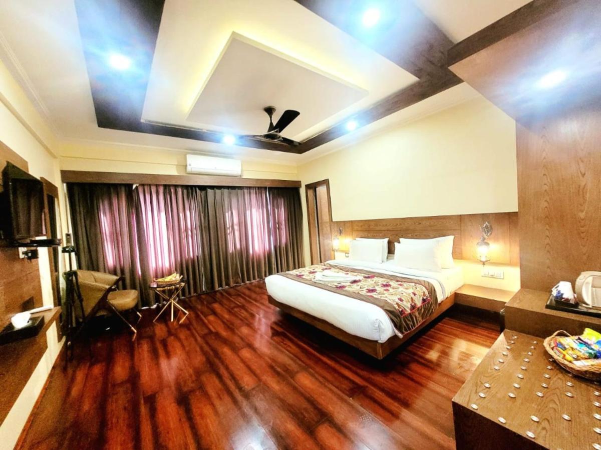 Hotel Green Rooms, Vintage Luxury Near Dal Lake Srinagar  Bagian luar foto