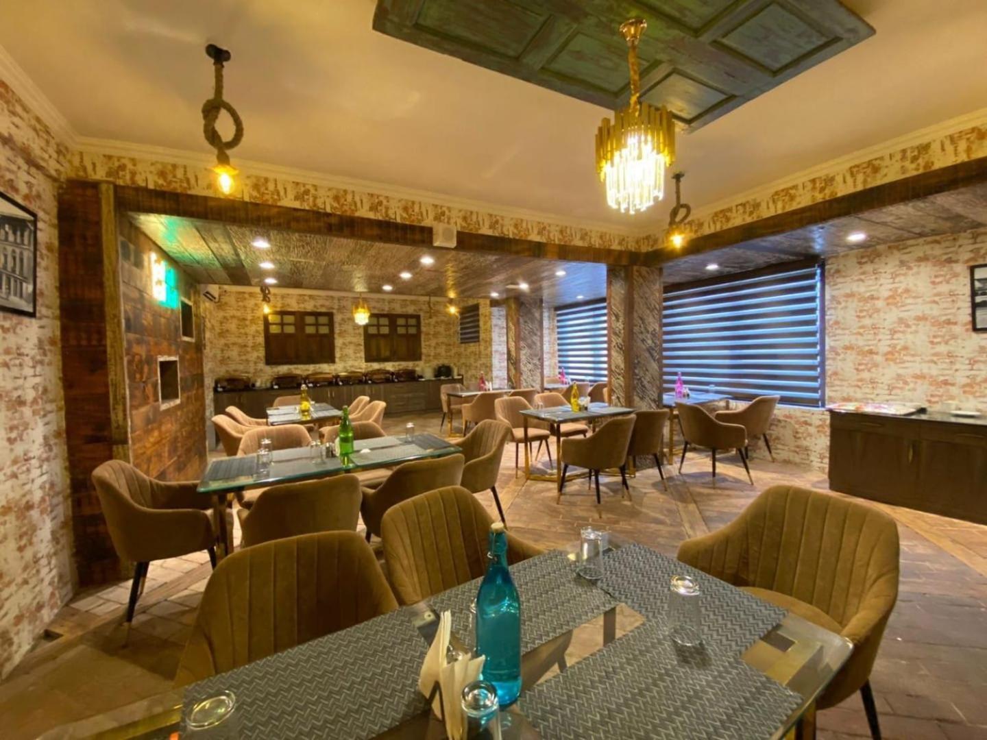 Hotel Green Rooms, Vintage Luxury Near Dal Lake Srinagar  Bagian luar foto